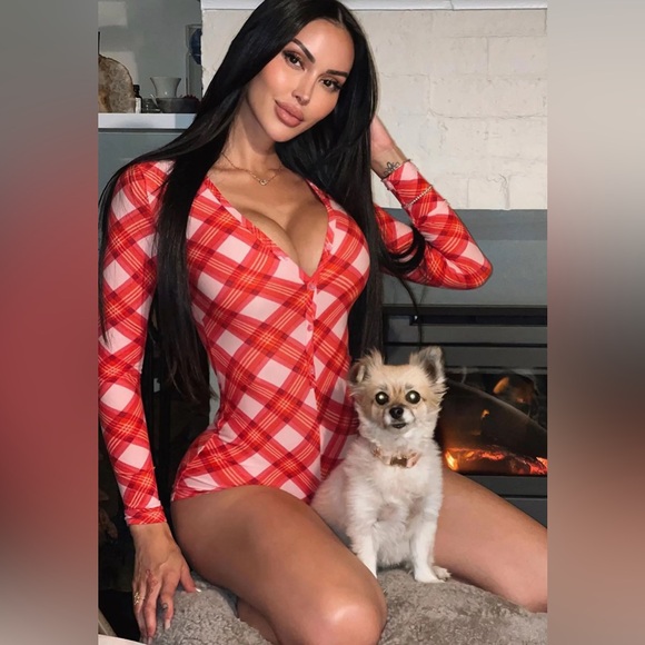 Fashion Nova Check Me Out PJ Romper/Onesie-Size Small New❤️🤍 - Picture 2 of 7